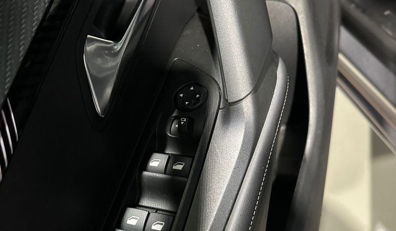Peugeot 2008 Allure 2025 – 1.2 Benzina 100CV | 13.000 km | Full Optional pieno
