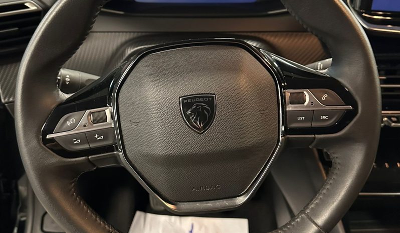 Peugeot 208 2025 1.2 PureTech 100CV Allure Pack – Full Optional pieno