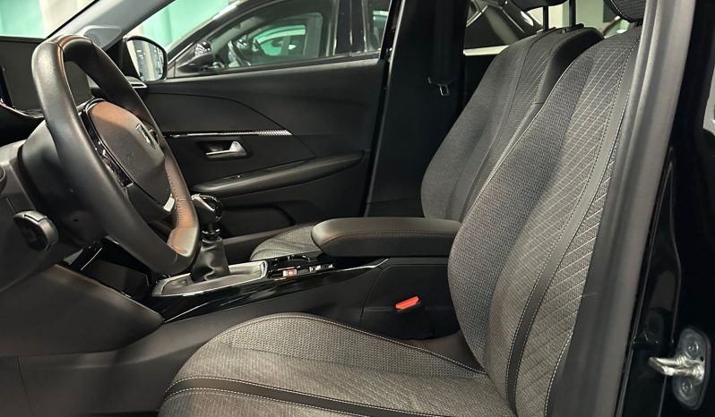 Peugeot 208 2025 1.2 PureTech 100CV Allure Pack – Full Optional pieno