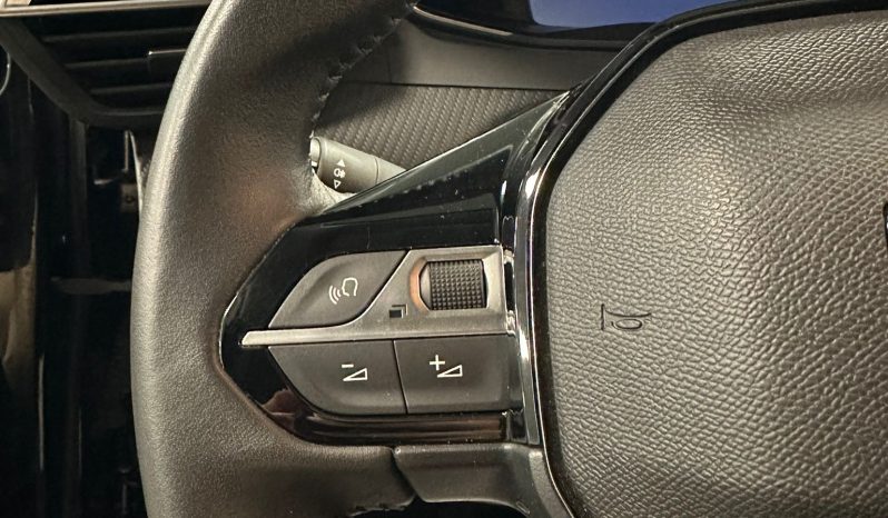 Peugeot 208 2025 1.2 PureTech 100CV Allure Pack – Full Optional pieno