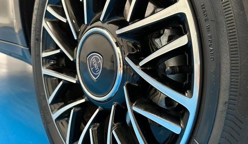 Lancia Ypsilon Hybrid Platino – Anno 2024 | Eleganza & Tecnologia pieno
