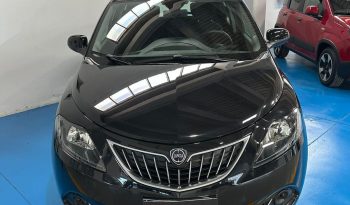 Lancia Ypsilon Hybrid Platino – Anno 2024 | Eleganza & Tecnologia pieno