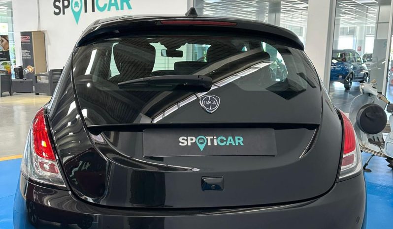 Lancia Ypsilon Hybrid Platino – Anno 2024 | Eleganza & Tecnologia pieno