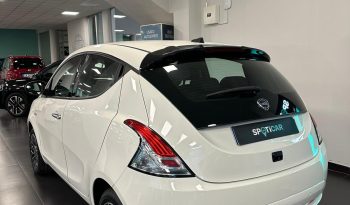 Lancia Ypsilon 2024 Ibrida – Eleganza, Tecnologia e Risparmio in un’unica Auto pieno