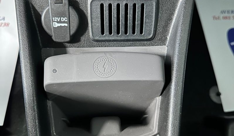 Lancia Ypsilon 2024 Ibrida – Eleganza, Tecnologia e Risparmio in un’unica Auto pieno