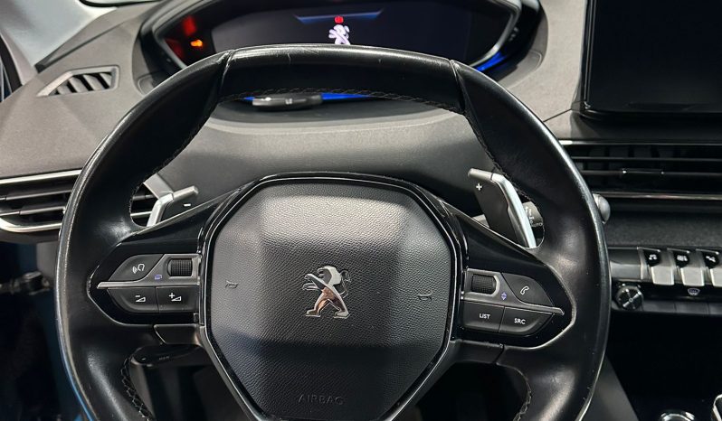 SUV Premium! Peugeot 3008 BlueHDi GT – Eleganza e Potenza pieno