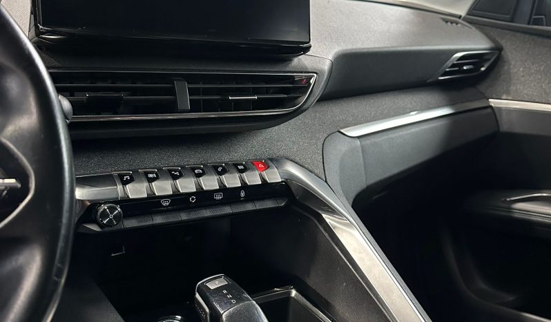 SUV Premium! Peugeot 3008 BlueHDi GT – Eleganza e Potenza pieno