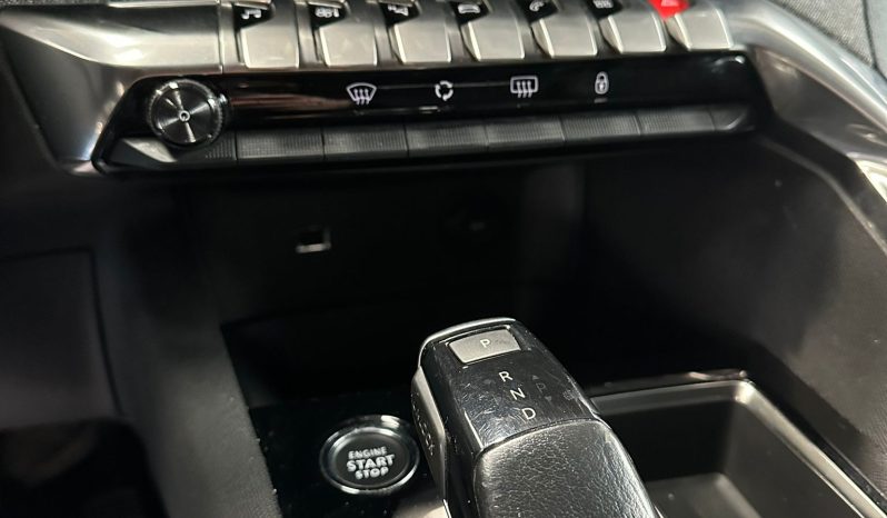 SUV Premium! Peugeot 3008 BlueHDi GT – Eleganza e Potenza pieno