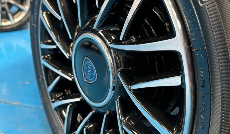 Ypsilon Hybrid Platino 2024 – Full Optional, GPL su Richiesta pieno