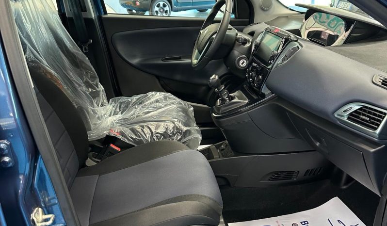 Ypsilon Hybrid Platino 2024 – Full Optional, GPL su Richiesta pieno