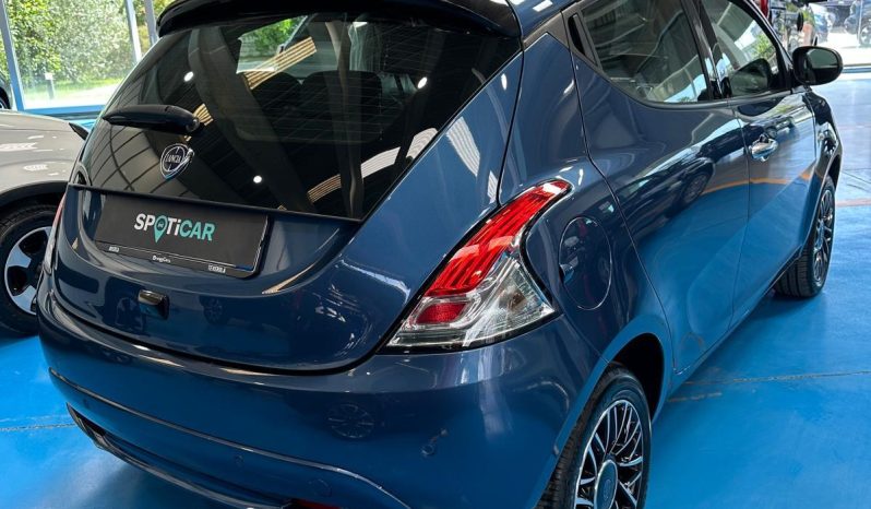 Ypsilon Hybrid Platino 2024 – Full Optional, GPL su Richiesta pieno