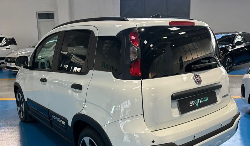 FIAT Pandina Cross – Il Crossover Ibrido Più Amato d’Italia pieno
