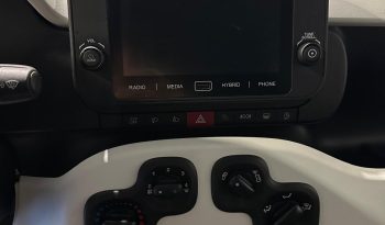 FIAT Pandina Cross Hybrid – Grinta, Efficienza e Consegna Immediata pieno