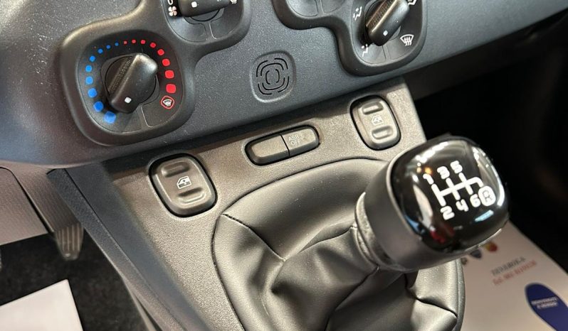 FIAT PANDA CROSS 1.0 HYBRID 70 CV 2024 pieno