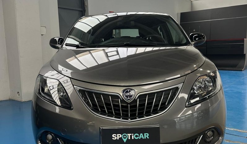 Ypsilon Platino 1.0 Hybrid – Eleganza Italiana a Prezzo Speciale pieno