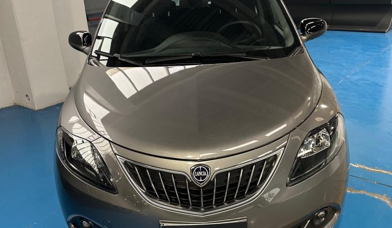 Ypsilon Platino 1.0 Hybrid – Eleganza Italiana a Prezzo Speciale pieno