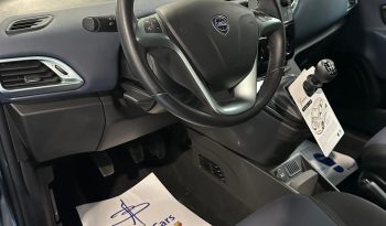 Ypsilon Platino 1.0 Hybrid – Eleganza Italiana a Prezzo Speciale pieno