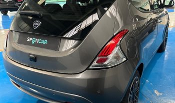 Ypsilon Platino 1.0 Hybrid – Eleganza Italiana a Prezzo Speciale pieno