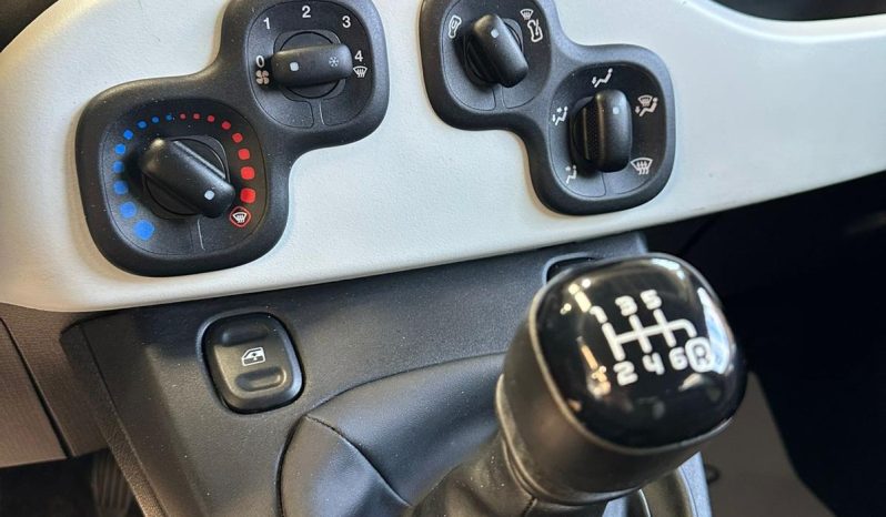 Nuova FIAT Pandina Cross 1.0 Hybrid – Stile Crossover, Consegna Immediata pieno