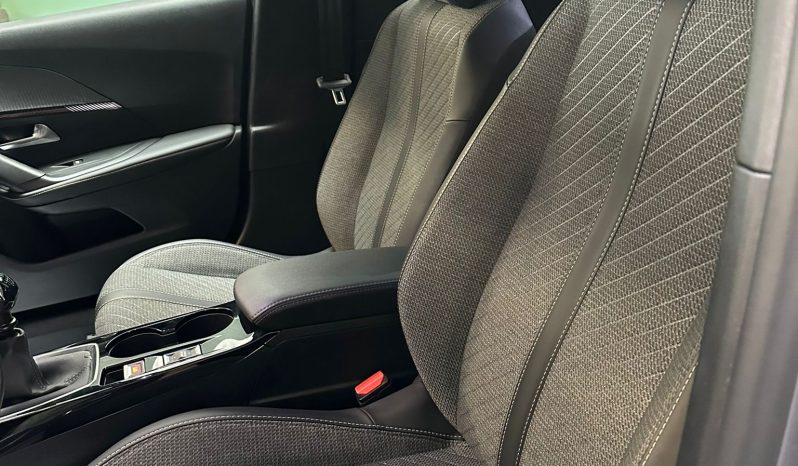 Peugeot 2008 Allure 2025 pieno