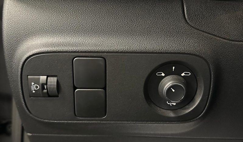 CITROËN C3 SHINE 1.2 BENZINA – COMFORT & STILE pieno