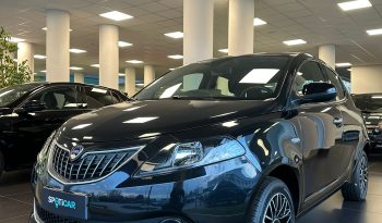 LANCIA YPSILON HYBRID PLATINO 70CV – TOP DI GAMMA – 2024 pieno