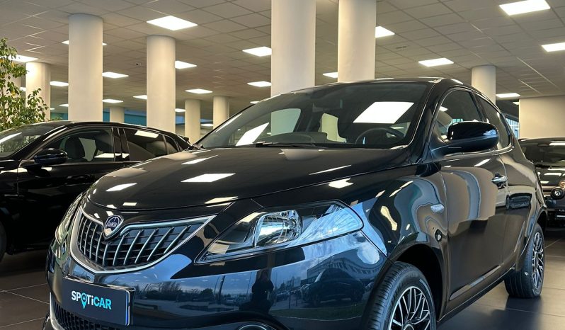 LANCIA YPSILON HYBRID PLATINO 70CV – TOP DI GAMMA – 2024 pieno