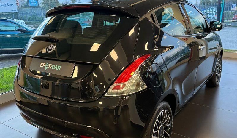 LANCIA YPSILON HYBRID PLATINO 70CV – TOP DI GAMMA – 2024 pieno