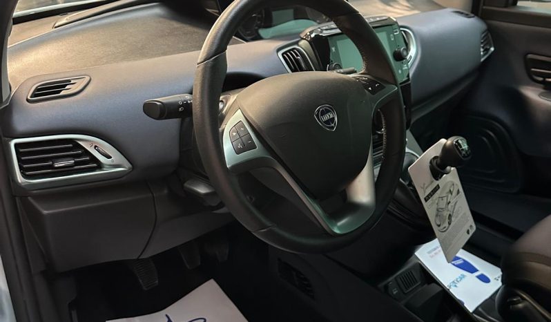 LANCIA YPSILON HYBRID PLATINO 70CV – VERDE RUGIADA ULTIMA DISPONIBILE pieno