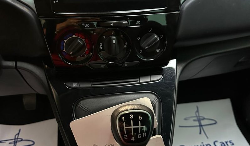 LANCIA YPSILON HYBRID PLATINO 70CV – VERDE RUGIADA ULTIMA DISPONIBILE pieno