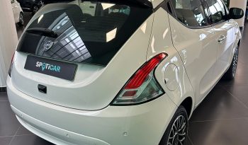 LANCIA YPSILON HYBRID PLATINO – UFFICIALE FIAT ITALIA pieno