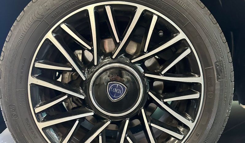 LANCIA YPSILON HYBRID PLATINO – UFFICIALE FIAT ITALIA pieno