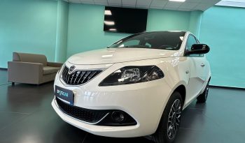 LANCIA YPSILON HYBRID PLATINO – UFFICIALE FIAT ITALIA pieno
