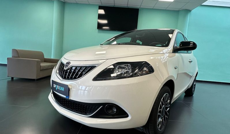 LANCIA YPSILON HYBRID PLATINO – UFFICIALE FIAT ITALIA pieno