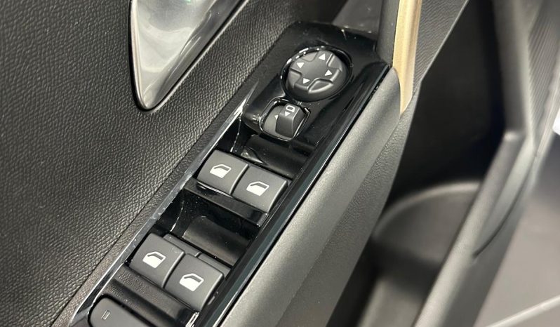 NUOVA YPSILON HYBRID AUTOMATICA LX – MODELLO 2025 pieno