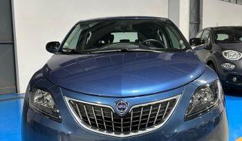 LANCIA YPSILON 70CV HYBRID – ELEGANZA & TECNOLOGIA pieno