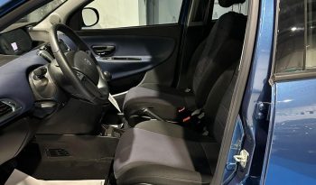 LANCIA YPSILON 70CV HYBRID – ELEGANZA & TECNOLOGIA pieno