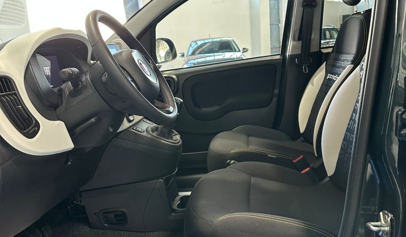 Colore Verde Foresta |  Versione Super Accessoriata pieno