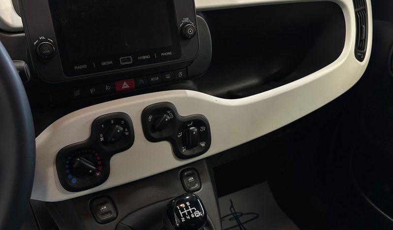 Colore Verde Foresta |  Versione Super Accessoriata pieno