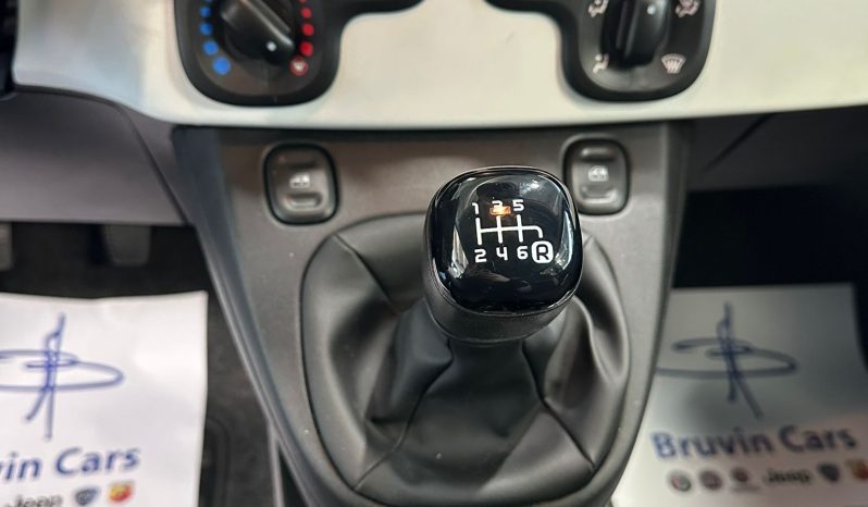 Colore Verde Foresta |  Versione Super Accessoriata pieno