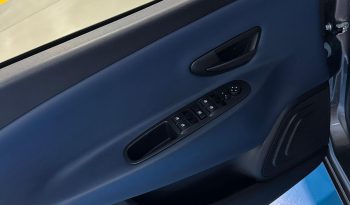 YPSILON PLATINO IBRIDA – ELEGANZA E TECNOLOGIA AL TOP pieno