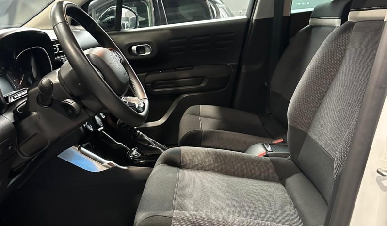 Perfetta per chi cerca un SUV compatto con tecnologia moderna, comfort e praticità quotidiana pieno