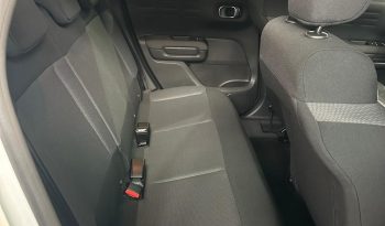 Perfetta per chi cerca un SUV compatto con tecnologia moderna, comfort e praticità quotidiana pieno