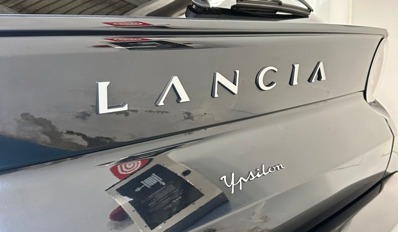 YPSILON LX HYBRID 100 CV AUTOMATICA pieno