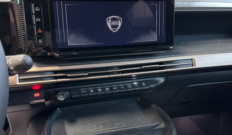 Nuova Lancia Ypsilon LX Hybrid Automatica – OFFERTA €17.900! pieno