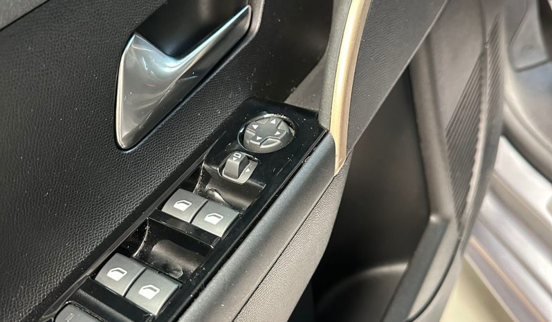 Nuova Lancia Ypsilon LX Hybrid Automatica – OFFERTA €17.900! pieno