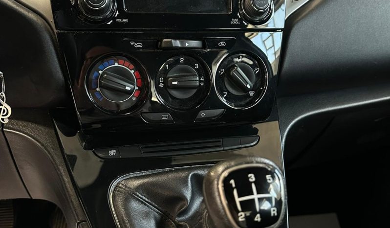 LANCIA YPSILON GOLD 1.3 DIESEL 95 CV – BASSI CONSUMI | OCCASIONE €7.900 pieno