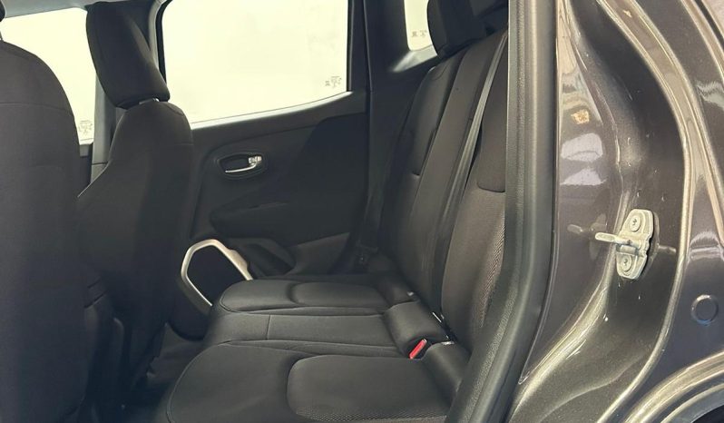 JEEP RENEGADE SPORT GPL – SUV GRINTOSO, COMODO E DAI COSTI RIDOTTI pieno