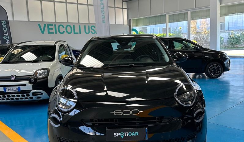 Vettura pronta per qualsiasi prova e visione pieno