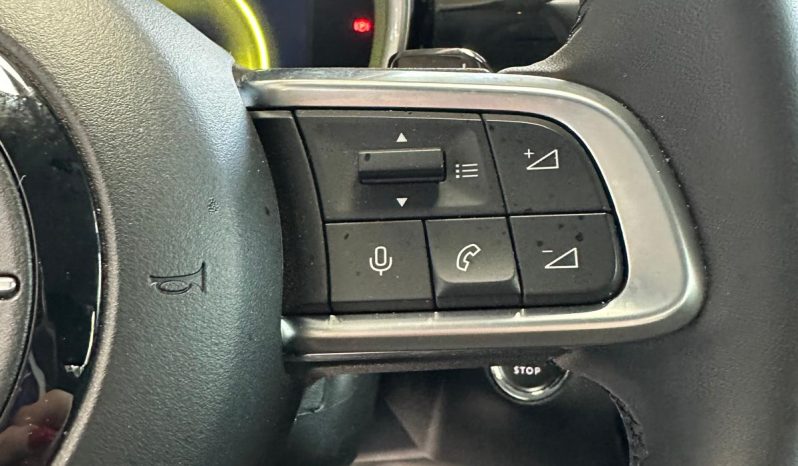 Vettura pronta per qualsiasi prova e visione pieno